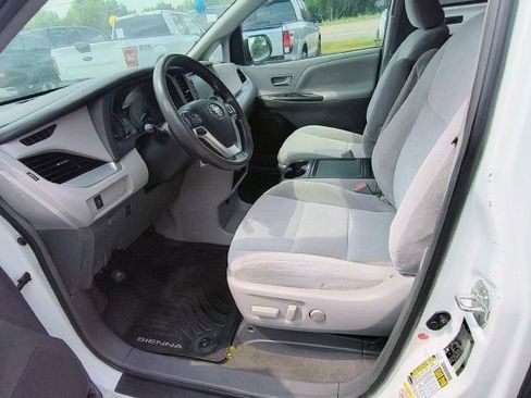 Used 2018 Toyota Sienna LE FWD image 9