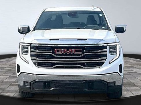 Used 2025 GMC Sierra 1500 SLT image 3
