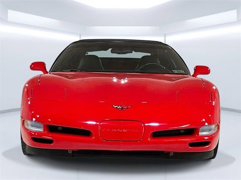 Used 2000 Chevrolet Corvette Convertible w/ Memory Pkg image 2