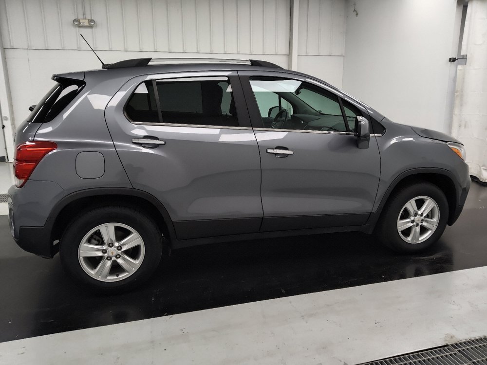 Used 2019 Chevrolet Trax LT w/ LT Convenience Package AWD/4WD image 10
