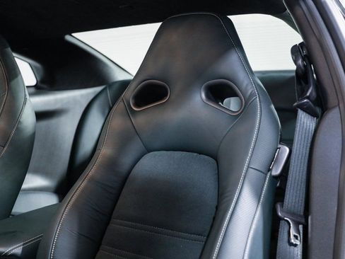 Used 2021 Nissan GT-R Premium image 36