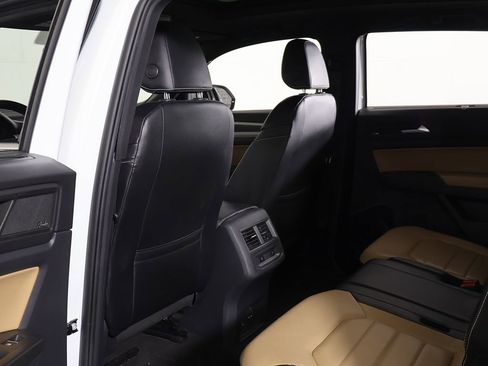 Used 2022 Volkswagen Atlas Cross Sport SEL Premium R-Line image 32