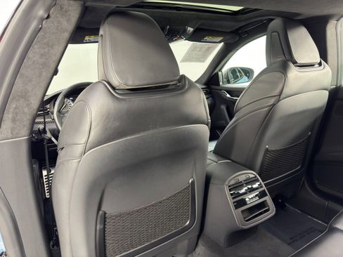 Used 2022 Maserati Quattroporte Modena Q4 image 40