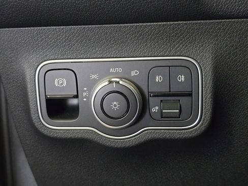 New 2025 Mercedes-Benz GLB 250 4MATIC image 27