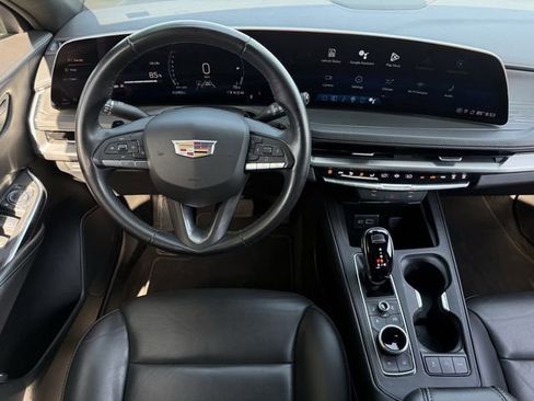 Used 2025 Cadillac XT4 Premium Luxury FWD image 12
