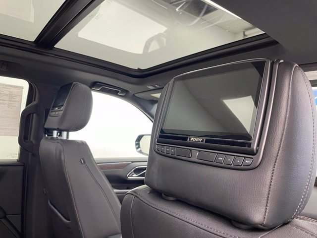 Used 2024 Chevrolet Tahoe High Country AWD/4WD image 17