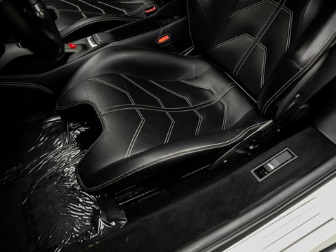 Used 2018 Ferrari 488 GTB RWD image 34