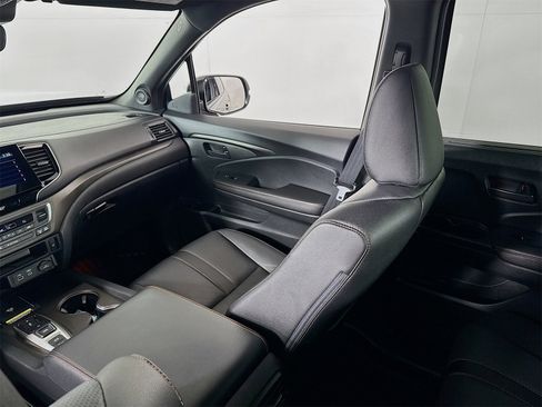 Used 2025 Honda Passport TrailSport image 21