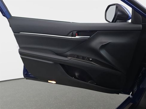 Used 2024 Toyota Camry XSE w/ Navigation Package image 27