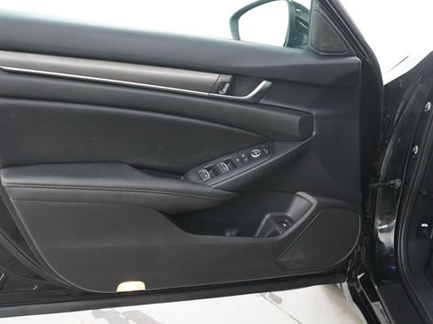 Used 2020 Honda Accord LX image 17