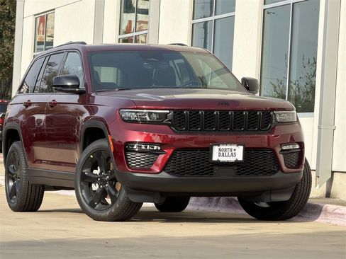 New 2025 Jeep Grand Cherokee Limited w/ Black Appearance Package image 2