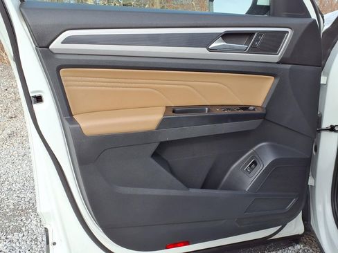 Used 2021 Volkswagen Atlas Cross Sport SEL image 22