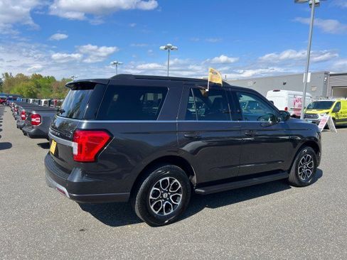 Used 2024 Ford Expedition XLT AWD/4WD image 5