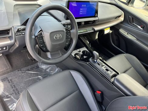 Certified 2026 Toyota Prius XLE FWD image 20