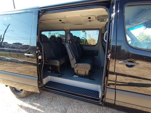 Used 2017 Mercedes-Benz Sprinter 2500 image 51