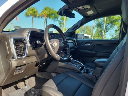 Used 2025 GMC Canyon Elevation w/ Convenience Package AWD/4WD image 9