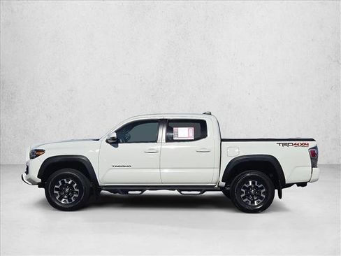 Used 2022 Toyota Tacoma TRD Off-Road w/ Technology Package AWD/4WD image 9