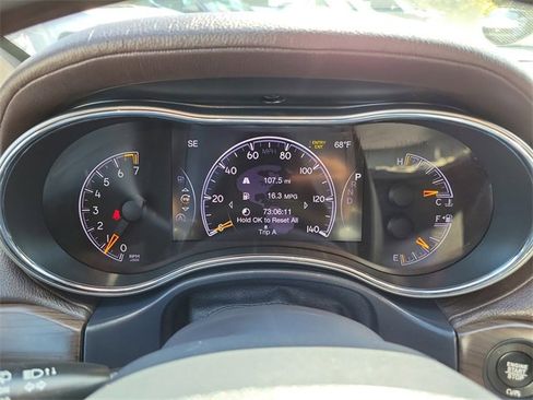 Used 2017 Jeep Grand Cherokee Overland image 26
