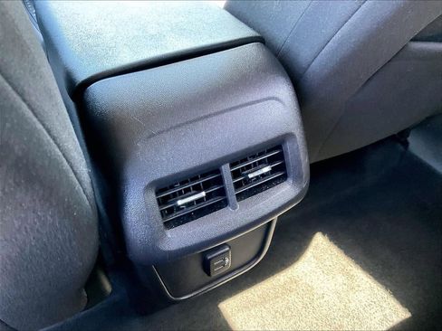 Used 2024 Chevrolet Equinox LT AWD/4WD image 24