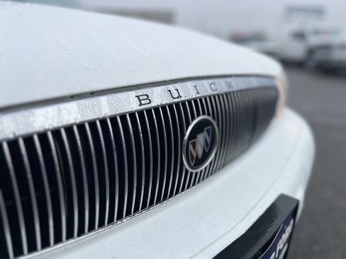 Used 1998 Buick Century Custom image 9