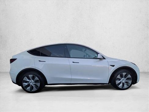 Used 2021 Tesla Model Y Long Range image 4