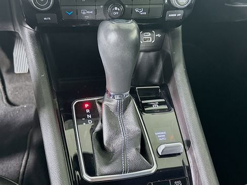 Used 2022 Jeep Compass Latitude image 24