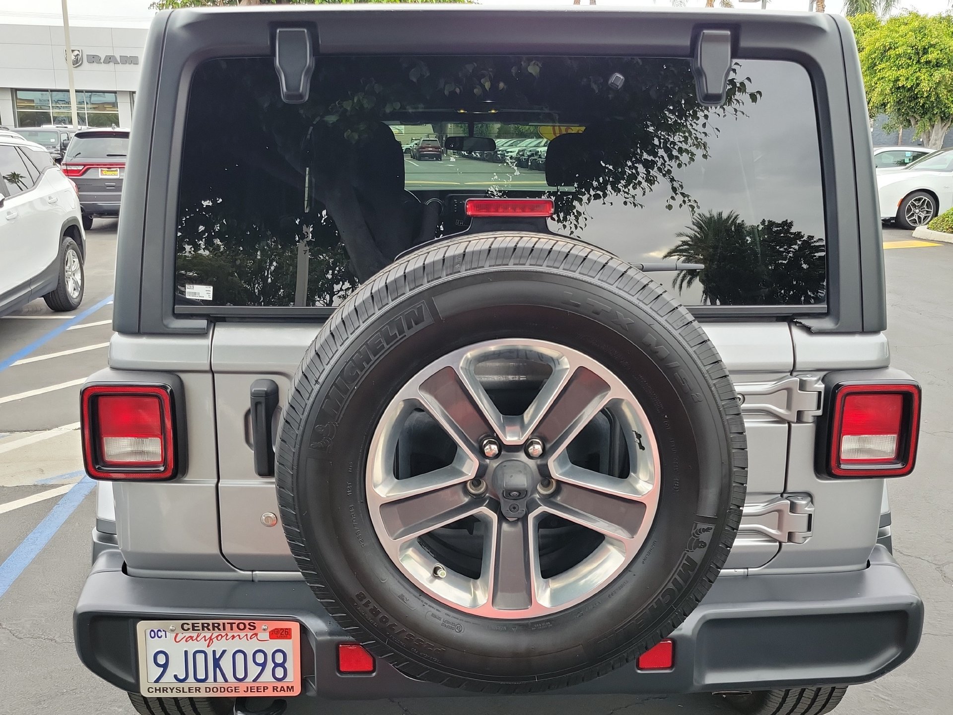Used 2020 Jeep Wrangler Unlimited Sahara AWD/4WD image 3