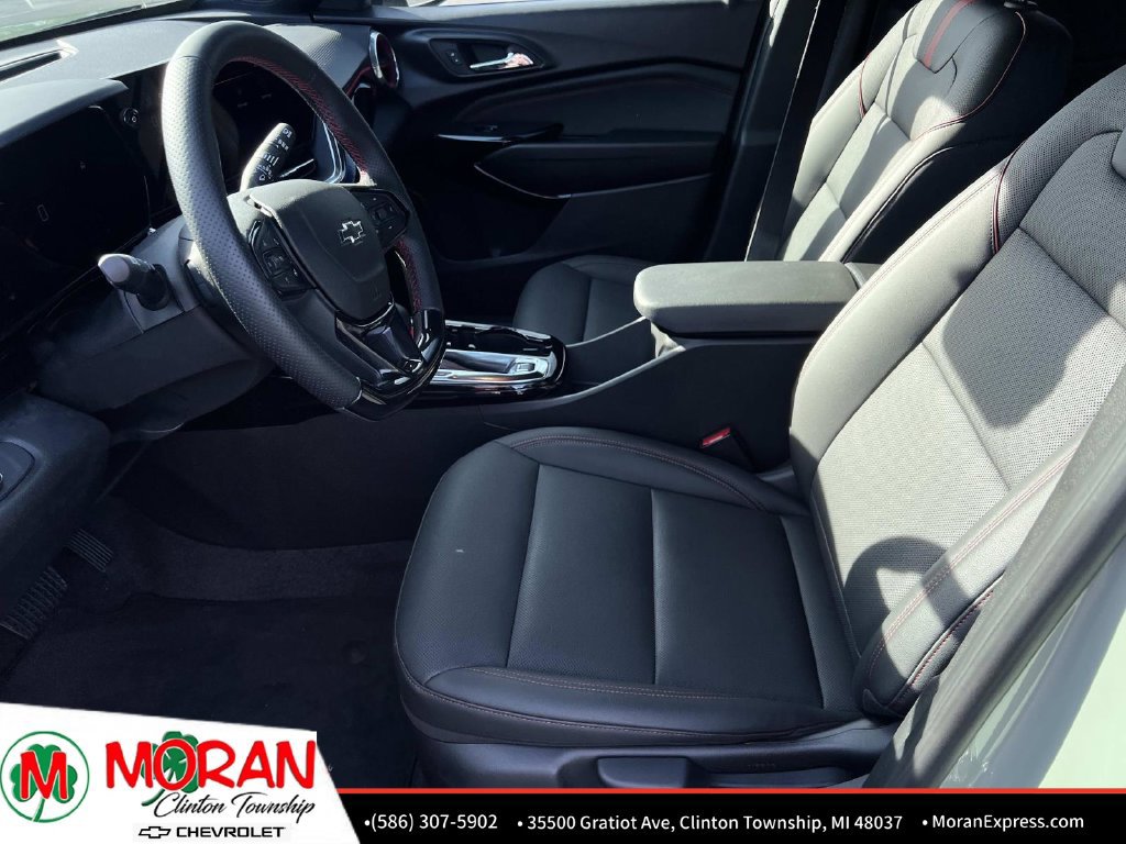 Certified 2024 Chevrolet Trax RS w/ Driver Confidence Package FWD image 17