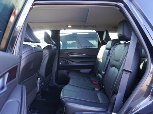 Used 2024 INFINITI QX60 Sensory image 4