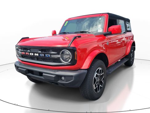 Used 2023 Ford Bronco Outer Banks AWD/4WD image 3