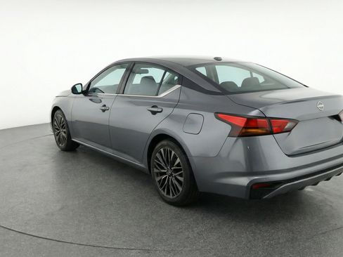 Used 2025 Nissan Altima 2.5 SV image 6