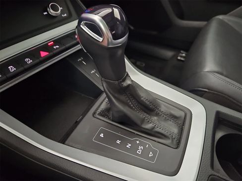 Used 2022 Audi Q3 2.0T Premium w/ Convenience Package image 34