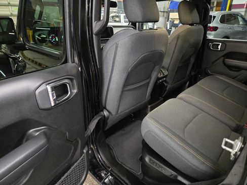 Used 2024 Jeep Wrangler Unlimited AWD/4WD image 16