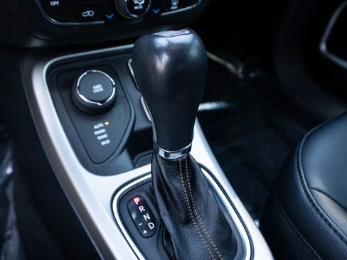 Used 2018 Jeep Compass Latitude w/ Popular Equipment Group image 29