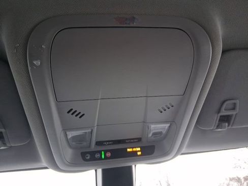 Used 2019 Chevrolet Equinox LS image 24