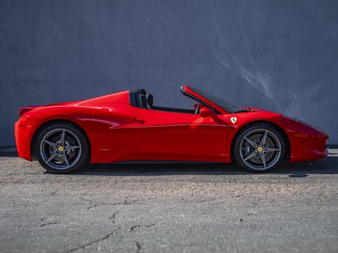 Used 2014 Ferrari 458 Spider image 6