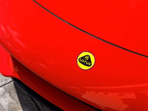 New 2025 Lotus Emira image 8