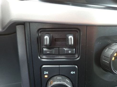 Used 2023 Ford F150 XLT w/ Trailer Tow Package image 8