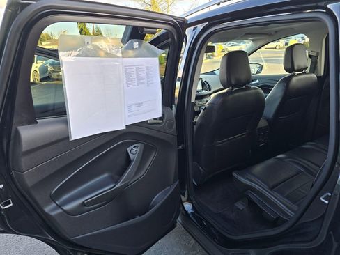 Used 2018 Ford Escape Titanium image 9