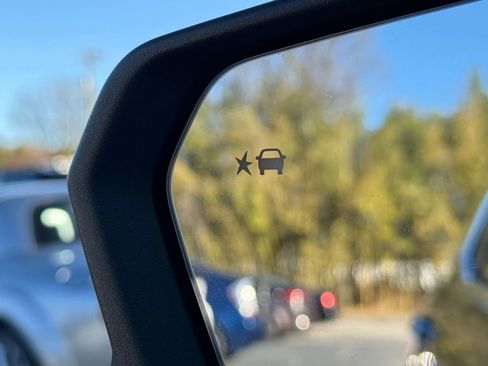 Used 2020 Chevrolet Equinox LT image 42