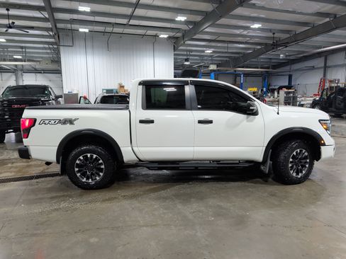 Used 2020 Nissan Titan PRO-4X w/ Pro-4x Convenience Package image 2