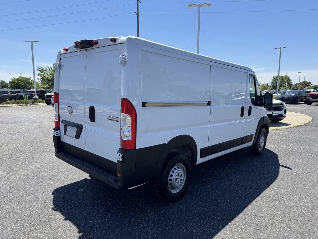 Used 2025 RAM ProMaster 2500 w/ Convenience Group FWD image 3