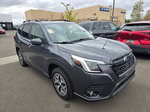 Used 2022 Subaru Forester Premium AWD/4WD image 7