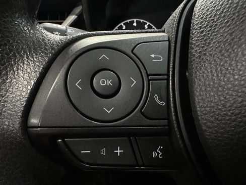 Used 2023 Toyota Corolla LE FWD image 31