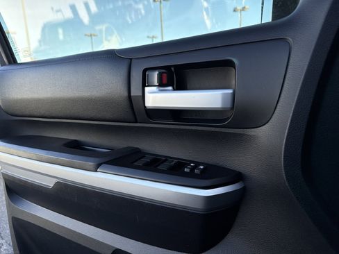 Used 2014 Toyota Tundra SR5 image 16