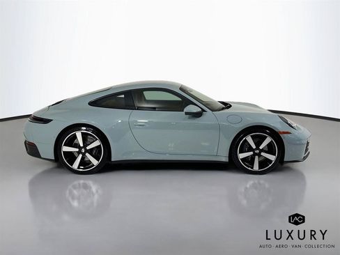 Used 2025 Porsche 911 Carrera RWD image 5
