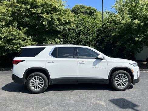 Used 2023 Chevrolet Traverse LT FWD image 10