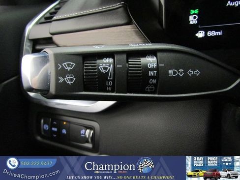 Certified 2026 GMC Acadia Denali w/ Super Cruise Package FWD image 31