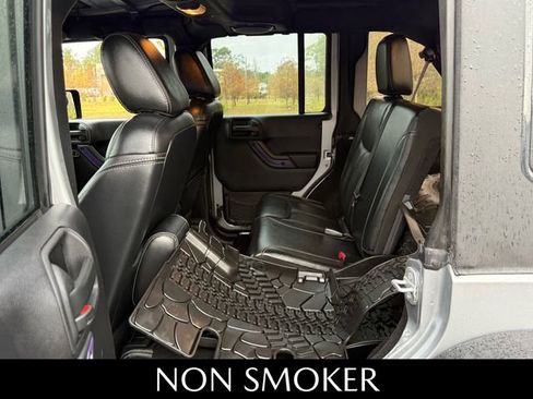 Used 2014 Jeep Wrangler Unlimited Rubicon image 7