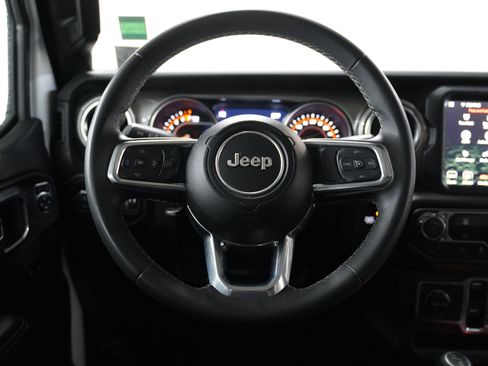 Used 2023 Jeep Gladiator Overland image 18